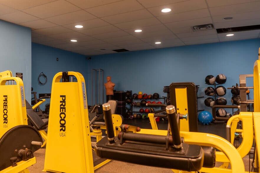 More Photos Of 3000 Blackburn St, Amarillo General Retail For Sale