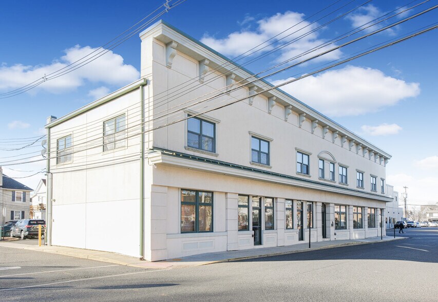 More Photos Of 6 Drummond Pl, Red Bank Office For Lease