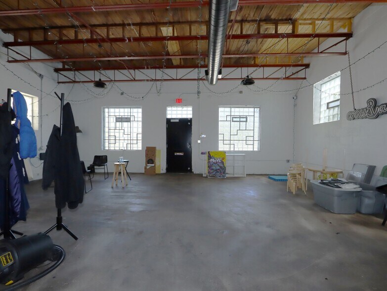 More Photos Of 6543 Hastings Rd, Detroit Warehouse For Sale