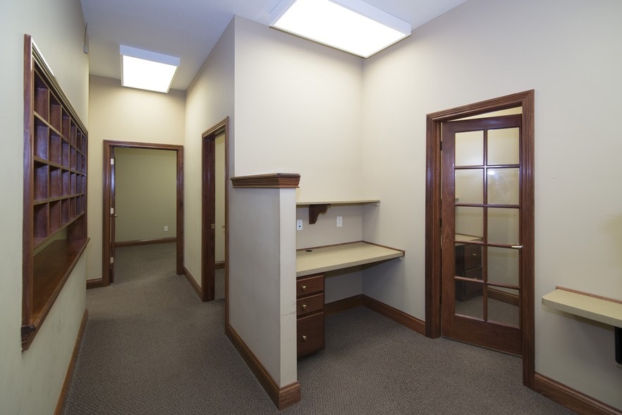 More Photos Of 5915 S Emerson Ave, Indianapolis Medical For Lease