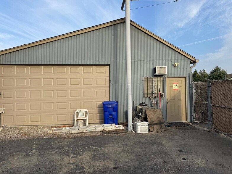 More Photos Of 24769 5th St, San Bernardino Office For Sale