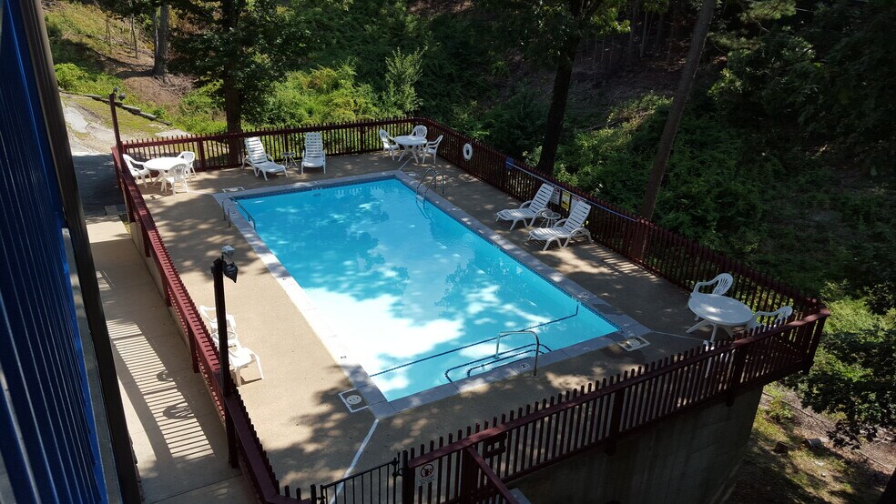 More Photos Of 110 Huntsville Rd, Eureka Springs Hotel For Sale