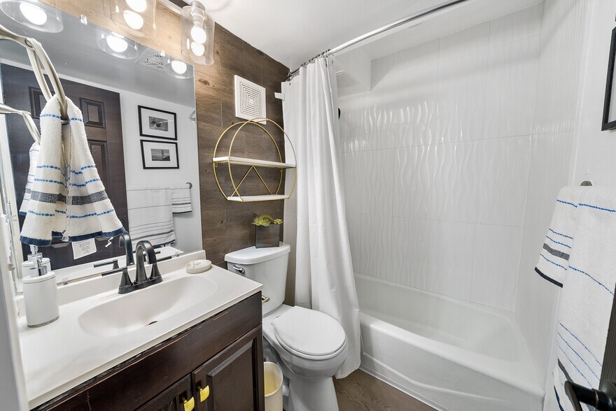 More Photos Of 480 Santa Rosa Blvd, Fort Walton Beach Apartments For Sale