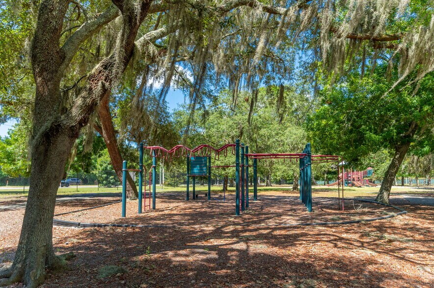 More Photos Of 320 E Miracle Strip Pky, Mary Esther General Retail For Sale