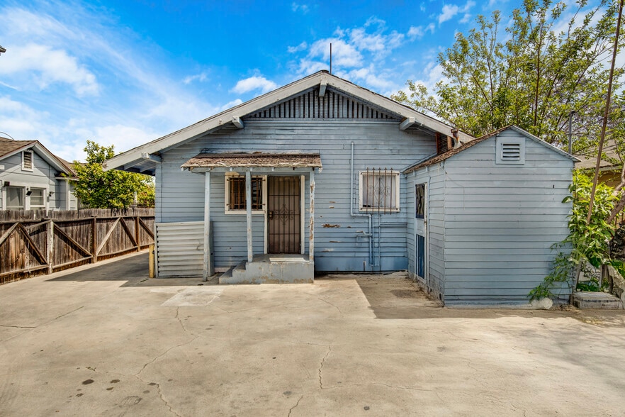 More Photos Of 1081 Cherry Ave, Long Beach Multifamily For Sale