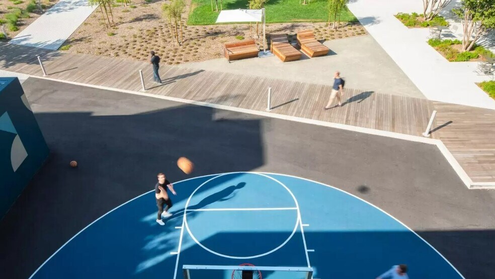 More Photos Of 6701 Center Dr W, Los Angeles Office For Lease