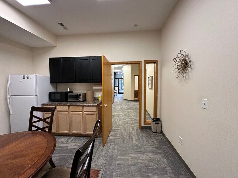 More Photos Of 580 Madison Ave, North Liberty Office For Sale