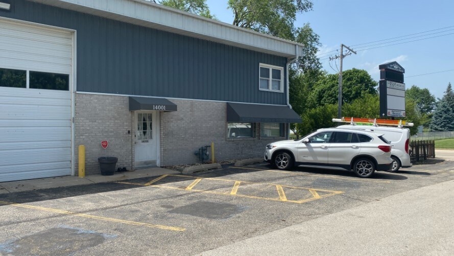 More Photos Of 14001-14027 W Illinois Hwy, New Lenox Warehouse For Lease