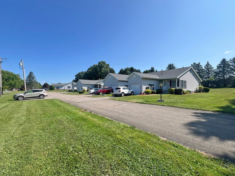 More Photos Of 27 Quartermile Rd, Greenville Multifamily For Sale
