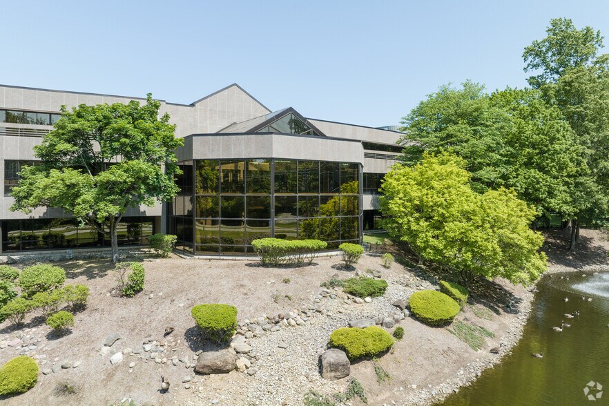More Photos Of 1 Maynard Dr, Park Ridge Office For Lease