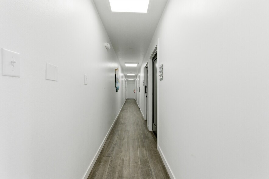 More Photos Of 1657 N State St, Lehi Manufacturing For Sale