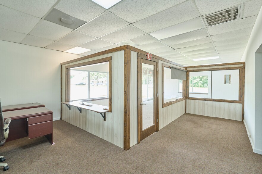 More Photos Of 182 S FM 356, Onalaska Office For Sale