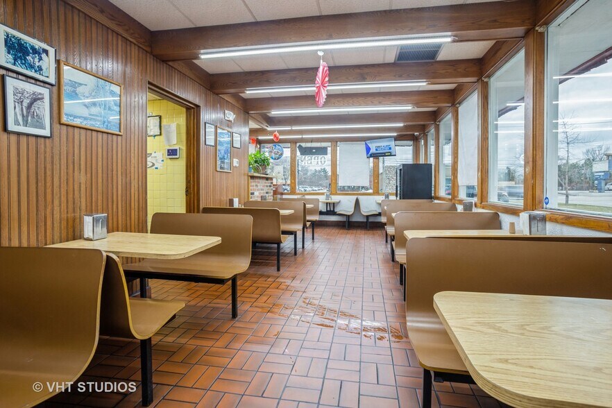 More Photos Of 1262 Lee St, Des Plaines Fast Food For Sale