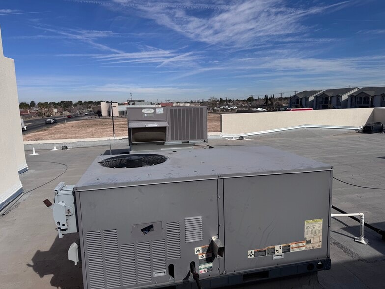 More Photos Of 2200 George Dieter Dr, El Paso Healthcare For Sale