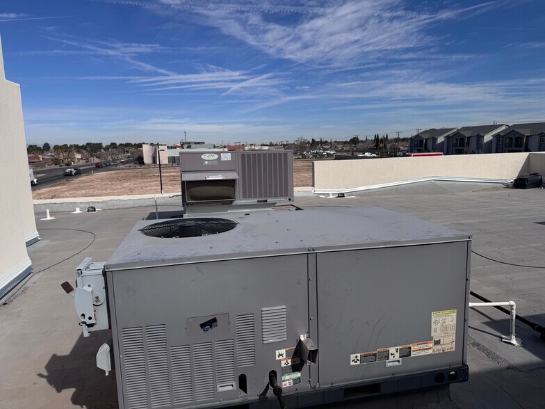 More Photos Of 2200 George Dieter Dr, El Paso Healthcare For Sale
