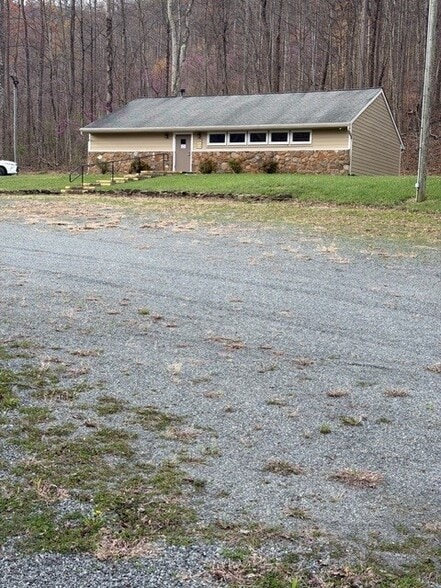 More Photos Of 426 Eades Ln, Lovingston Religious Facility For Sale