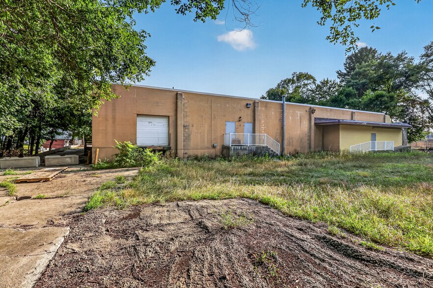 More Photos Of 1006 E Colby St, Whitehall Storefront Retail Office For Sale