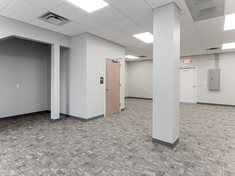 More Photos Of 559 Long Shoals Rd, Arden Medical For Lease