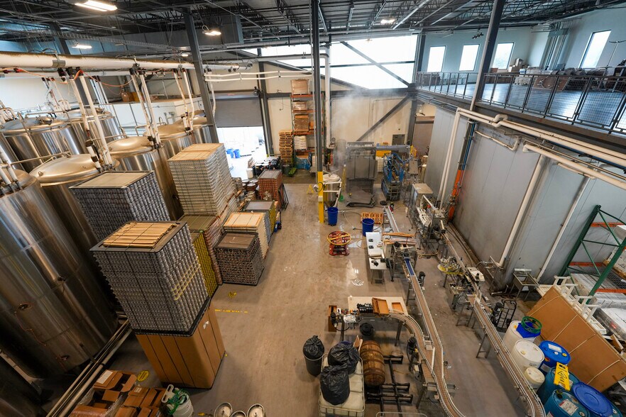 More Photos Of 2101 Summer St, Houston Freestanding For Lease