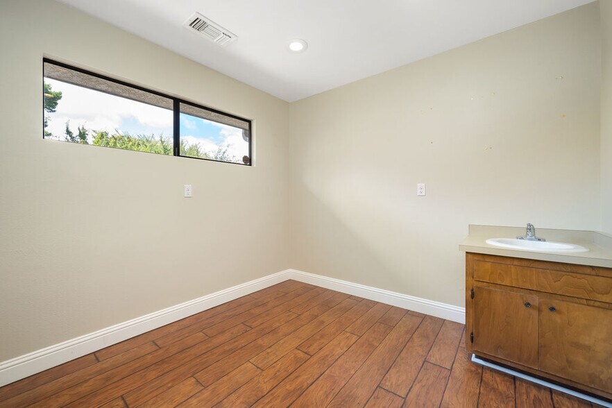 More Photos Of 1050 Las Tablas Rd, Templeton Medical For Lease