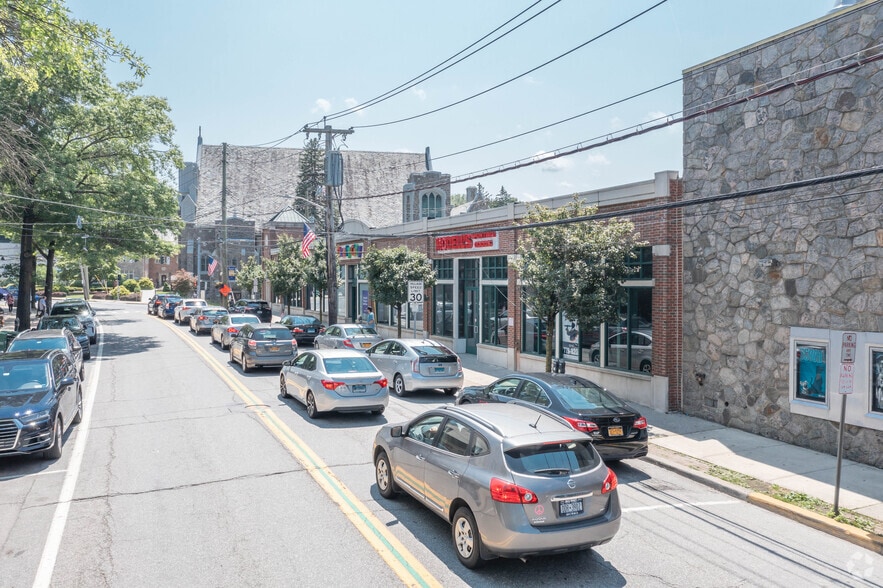 More Photos Of 162 E Main St, Mount Kisco Storefront For Lease