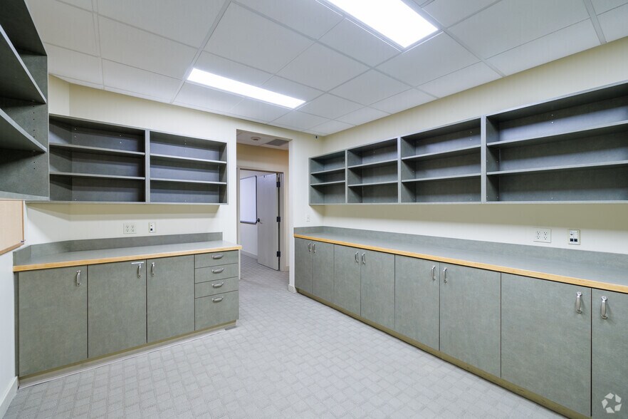 More Photos Of 1416 112th Ave NE, Bellevue Office For Lease