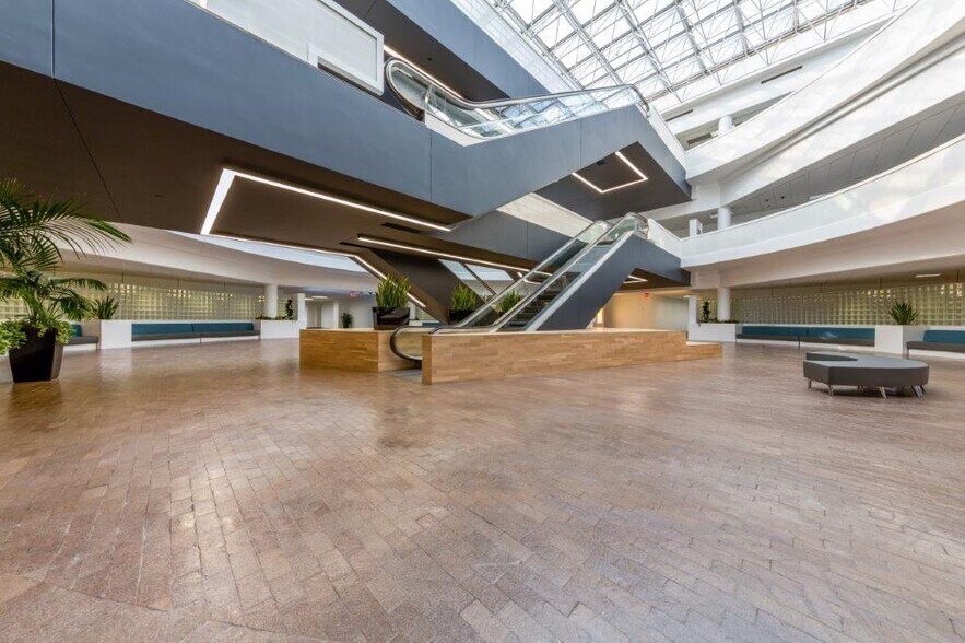 More Photos Of 5959 Corporate Dr, Houston Office For Sale