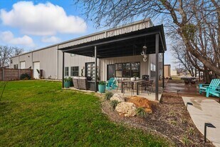 More Photos Of 11983 Cleveland Gibbs Rd, Roanoke Flex For Lease