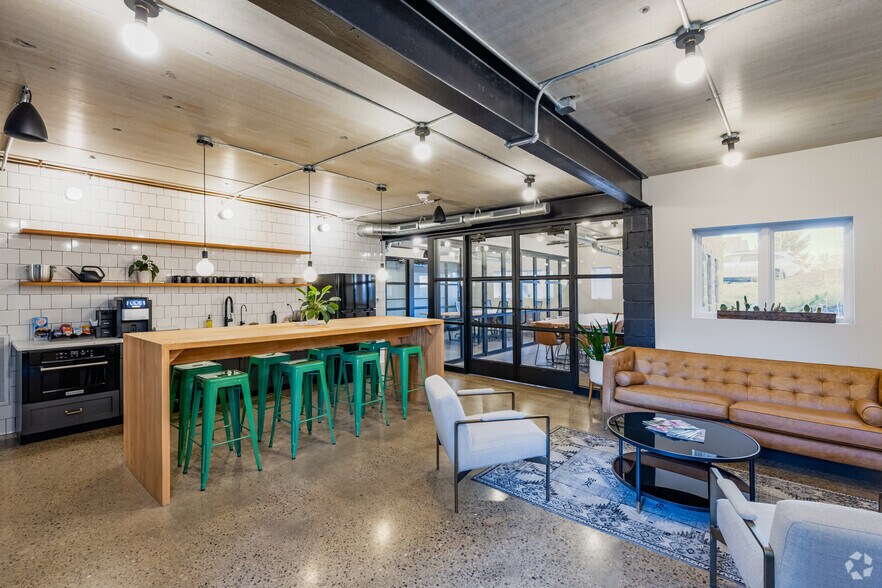 More Photos Of 2555 Washington Rd, Pittsburgh Unknown For Lease