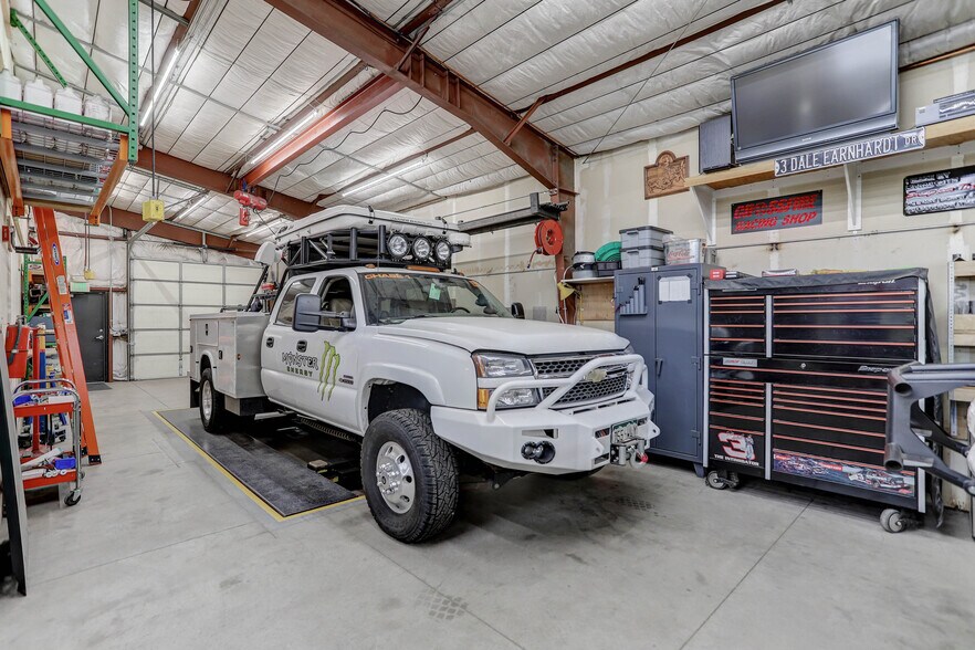 More Photos Of 920 W Mississippi Ave, Denver Warehouse For Sale