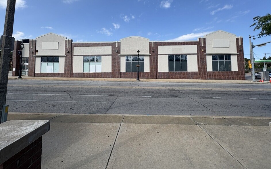 Primary Photo Of 3030 W Villard Ave, Milwaukee Drugstore For Lease