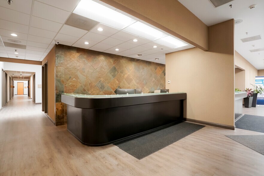 More Photos Of 8381 Southpark Ln, Littleton Medical For Sale