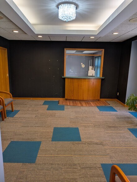 More Photos Of 1011 E Saint Maartens Dr, Saint Joseph Medical For Lease