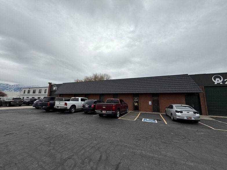 More Photos Of 257-263 W 2950 S, Salt Lk, Salt Lake City Light Manufacturing For Lease
