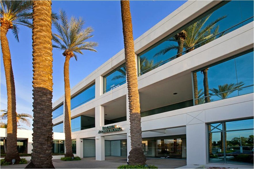 More Photos Of 4200 Truxtun Ave, Bakersfield Office For Lease