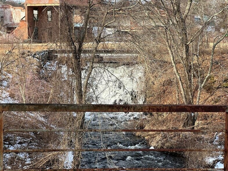 More Photos Of 444 Hartford Pike, Dayville Freestanding For Sale