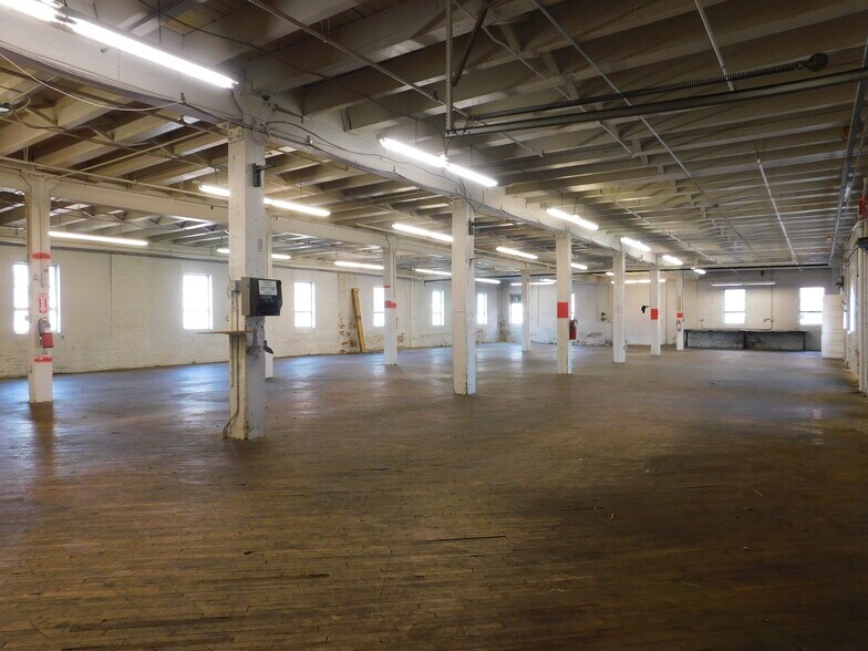 More Photos Of 813 N 4th St, Allentown Warehouse For Lease