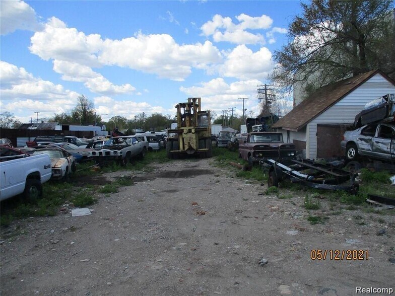 More Photos Of 7170 E McNichols Rd, Detroit Manufacturing For Sale