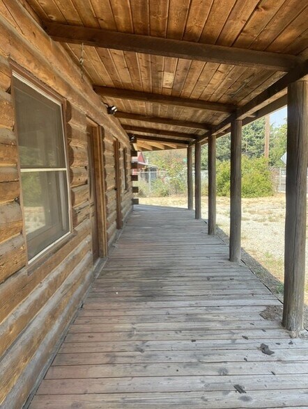 More Photos Of 115 Phillips St, Canyonville General Retail For Sale