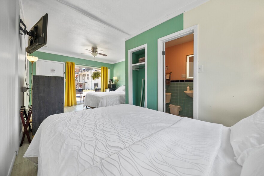 More Photos Of 741 Park Ave, Hot Springs Hotel For Sale