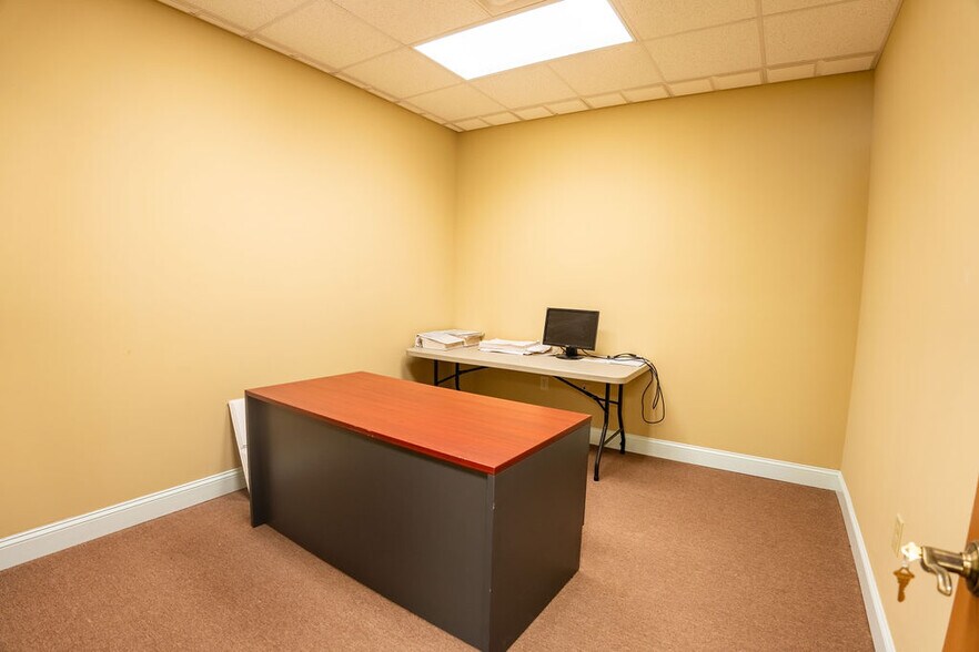 More Photos Of 403 S Pleasant Hill Rd, Warner Robins Office For Sale