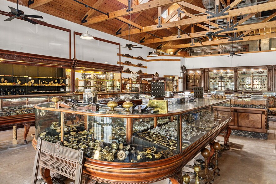 More Photos Of 1901 W Alabama St, Houston Freestanding For Sale