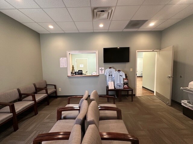 More Photos Of 1498 Jesse Jewell Pky SE, Gainesville Medical For Lease