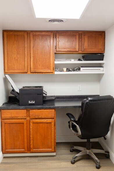More Photos Of 2321 W 1st St, Duluth Service For Sale