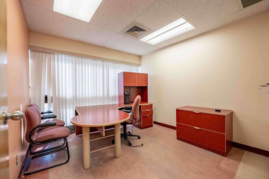 More Photos Of 29 Main St E, Chelmsford Office For Sale