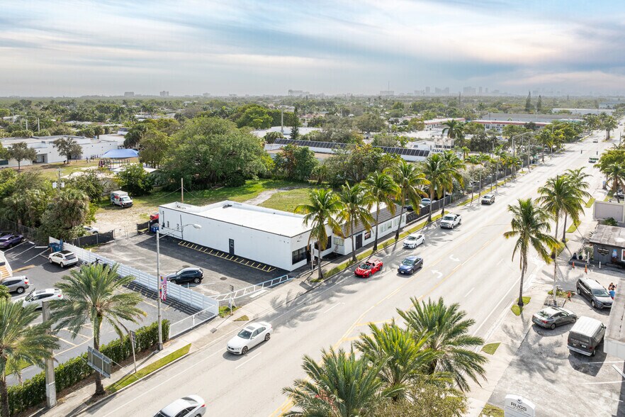 More Photos Of 249 S Federal Hwy, Dania Storefront Retail Office For Sale