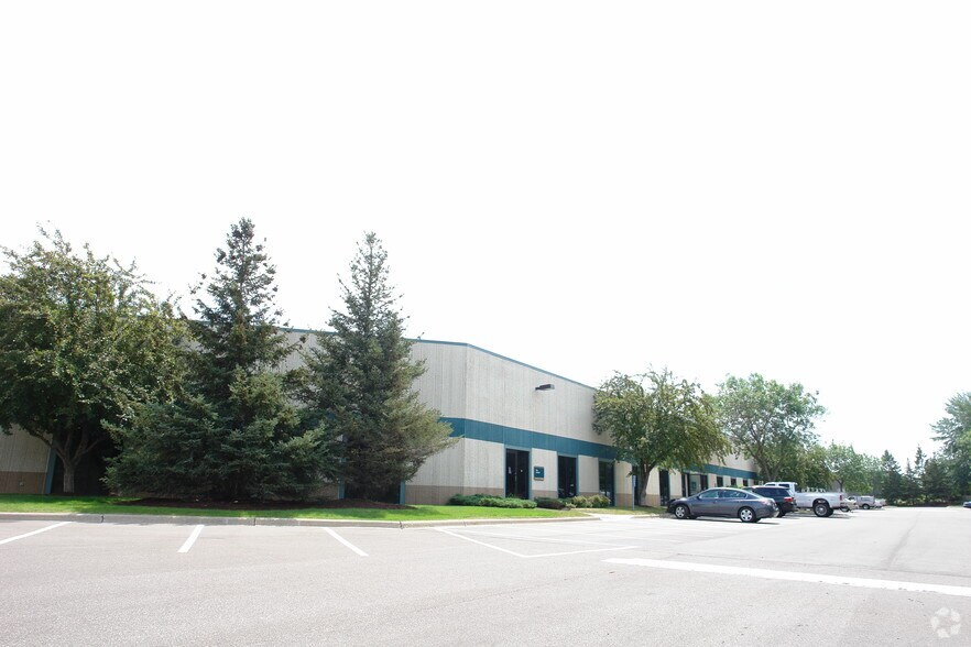 More Photos Of 1325 Eagandale Ct, Eagan Warehouse For Lease