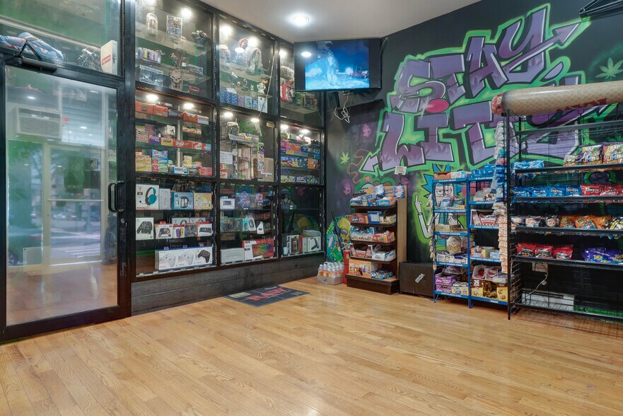 More Photos Of 174 Wyona St, Brooklyn Office Residential For Lease