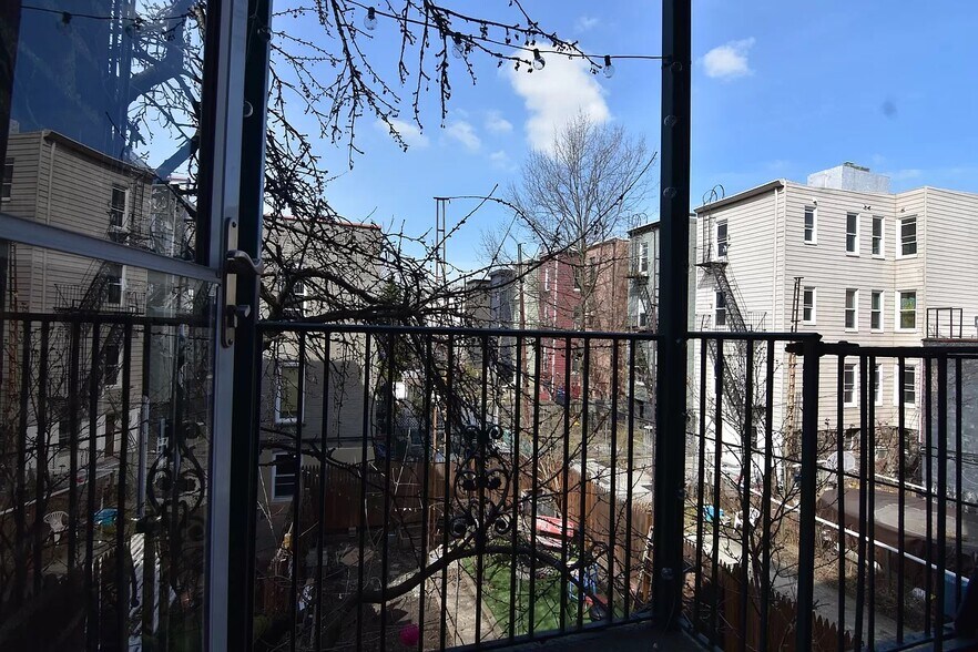 More Photos Of 197 Nassau Ave, Brooklyn Apartments For Sale