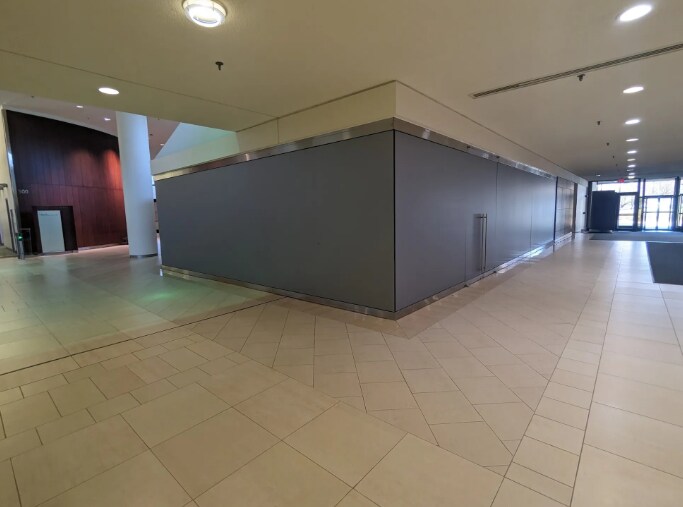 More Photos Of 500 Renaissance Ctr, Detroit Office For Lease